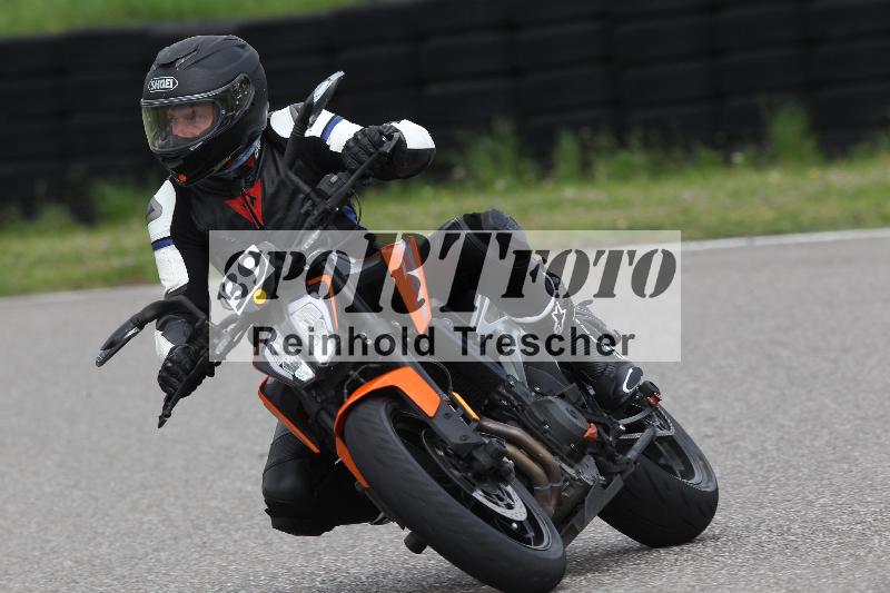 Archiv-2025/10 23.04.2025 Cornu Master School ADR/rot-rouge/39